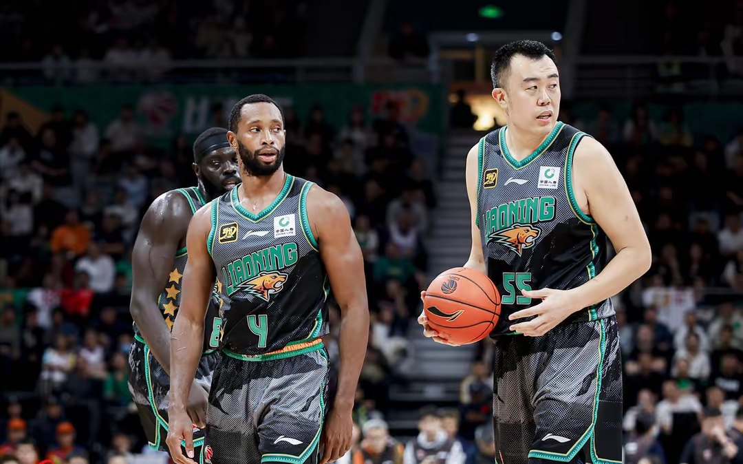 九游旧版本山东男篮造点机会备战NBA常规赛巴黎圣日耳曼围绕NBA季后赛伤情更新，萨克拉门托国王回应争议备战亚冠瞬间刷屏的简单介绍